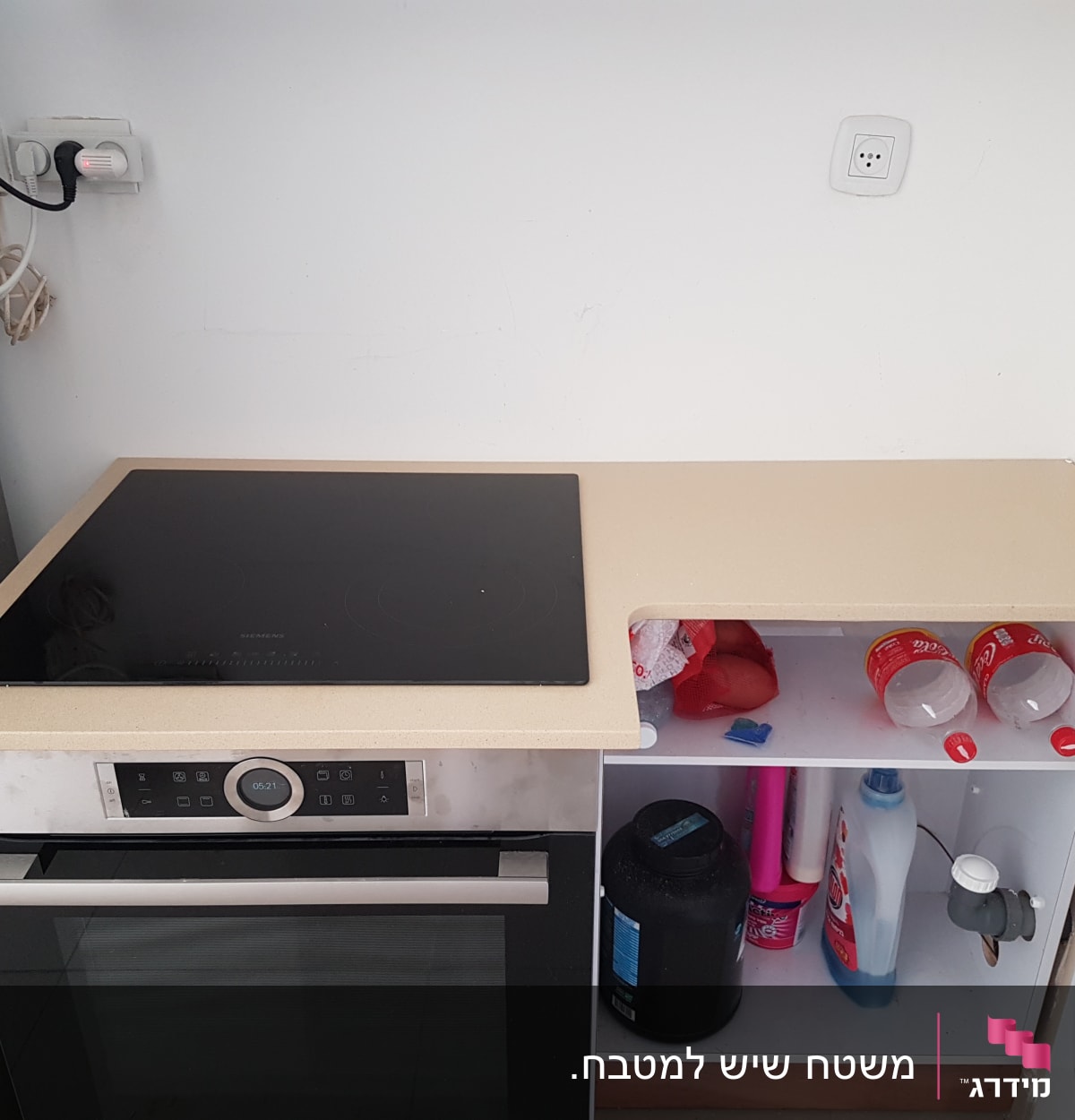 שיש מטבח עם כיריים ותנור מובנה